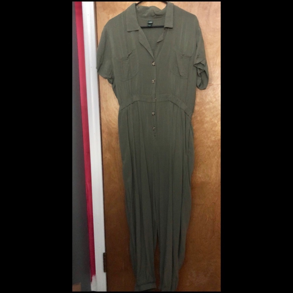 WILD FABLE  short sleeve button jumpsuit